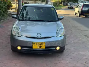 Photo - Mazda Verisa 2010 Gray