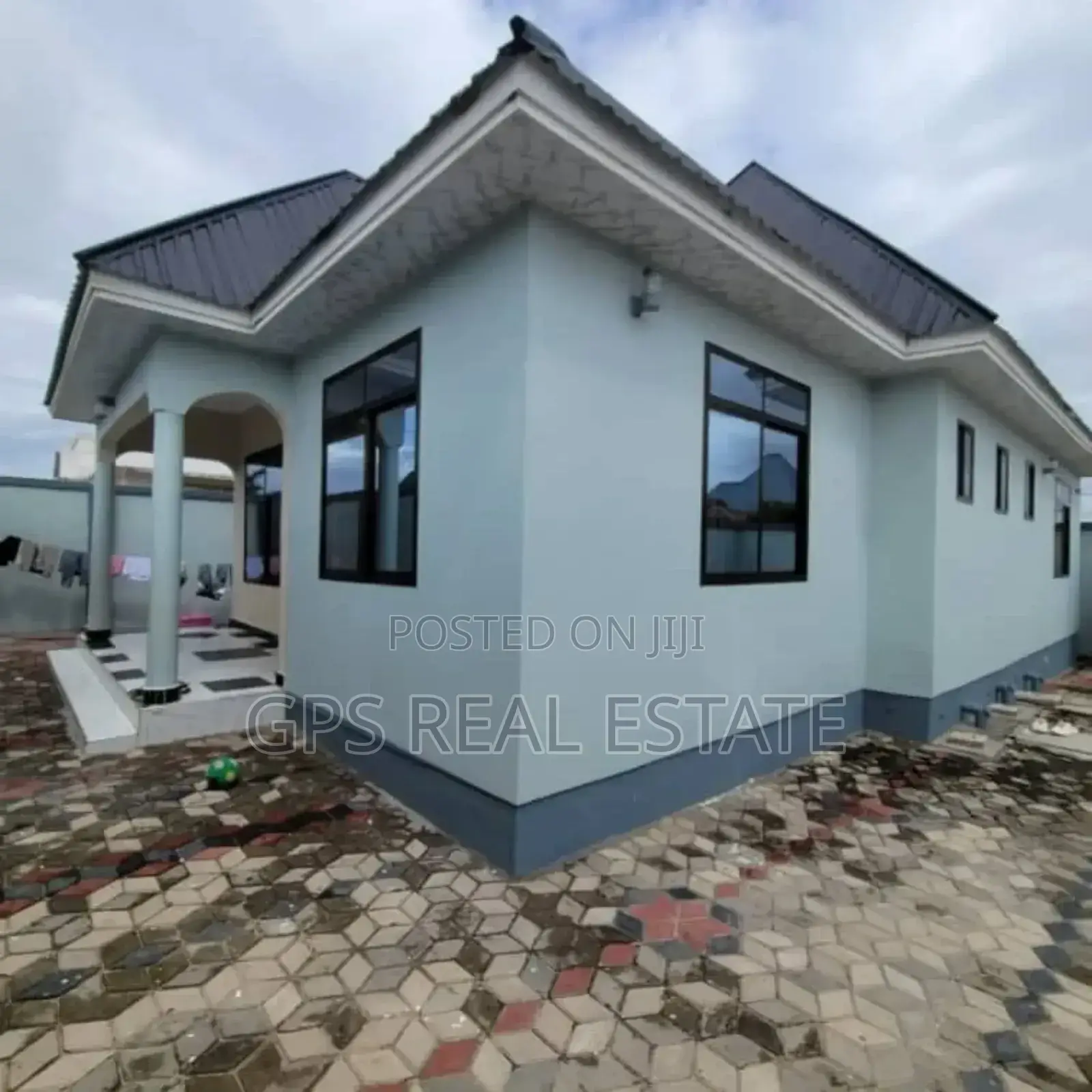 4bdrm House in Mbagala Maji Matitu, Kinondoni for sale
