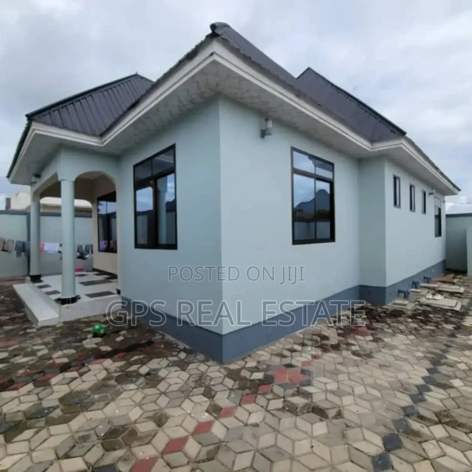 4bdrm House in Mbagala Maji Matitu, Kinondoni for sale