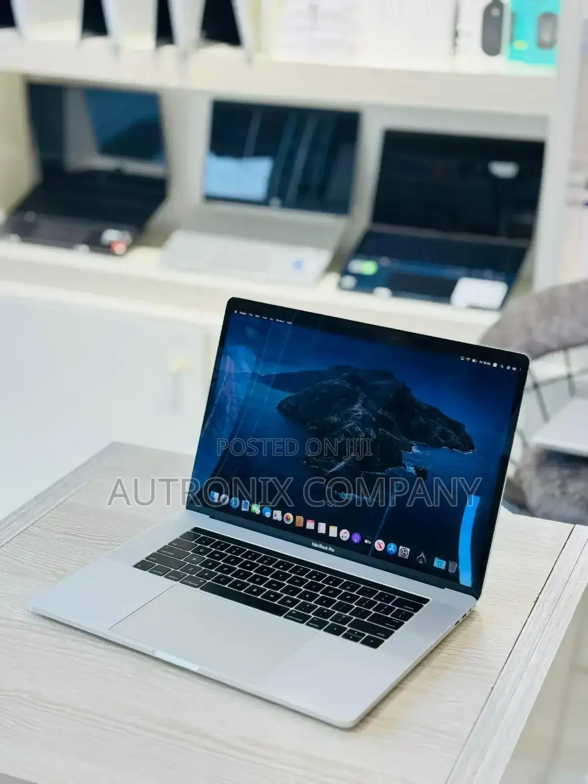 Laptop Apple MacBook Pro 2016 16GB Intel Core I5 SSD 512GB
