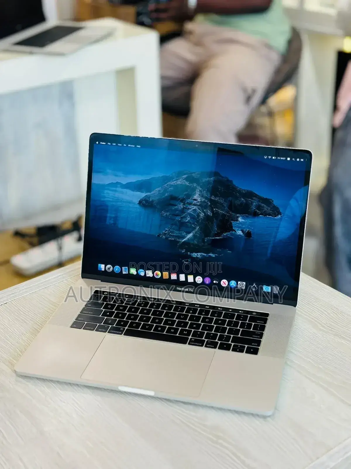 Laptop Apple MacBook Pro 2016 16GB Intel Core I5 SSD 512GB