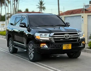 Toyota Land Cruiser 2010 Black