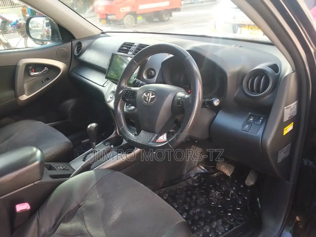 Toyota Vanguard 2011 Black