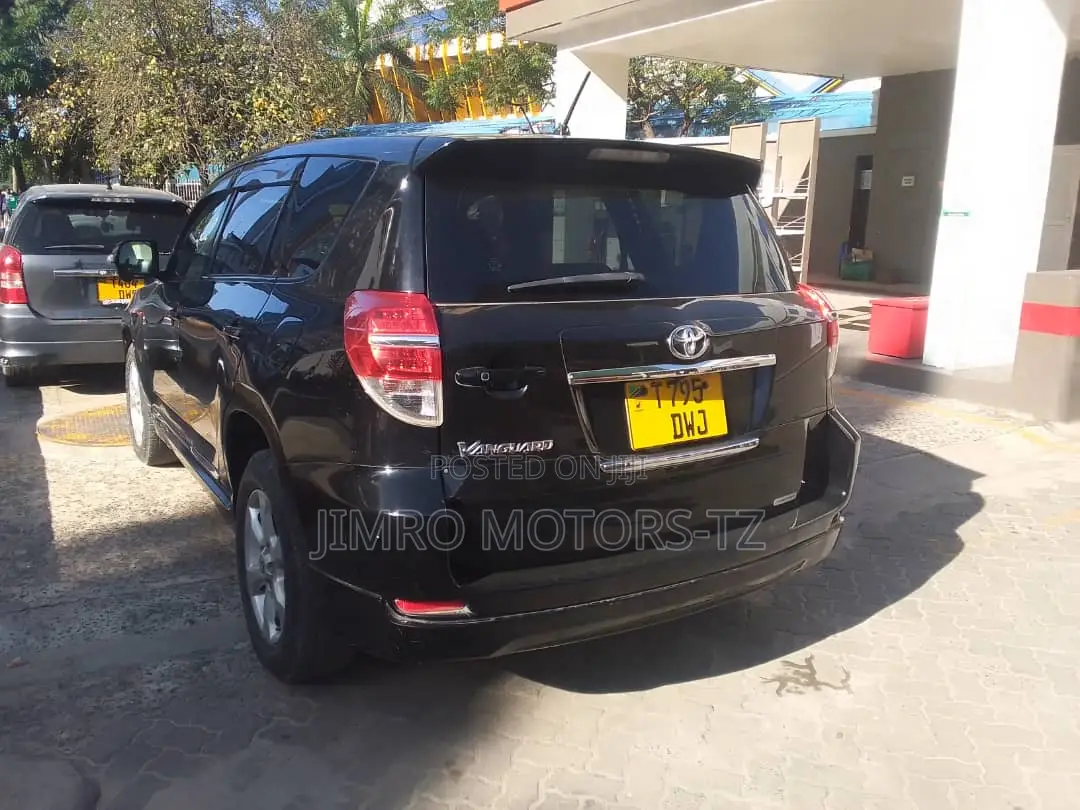 Toyota Vanguard 2011 Black