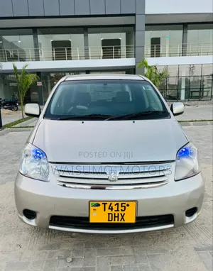Toyota Raum 2003 Silver