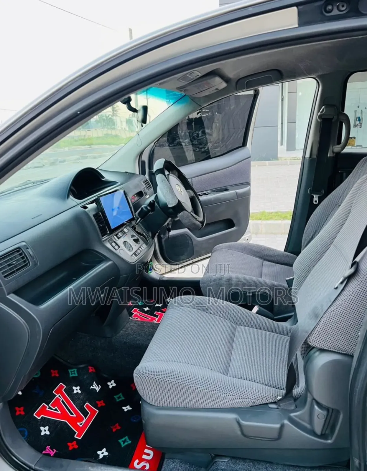 Toyota Raum 2003 Silver