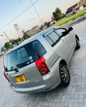 Toyota Raum 2003 Silver
