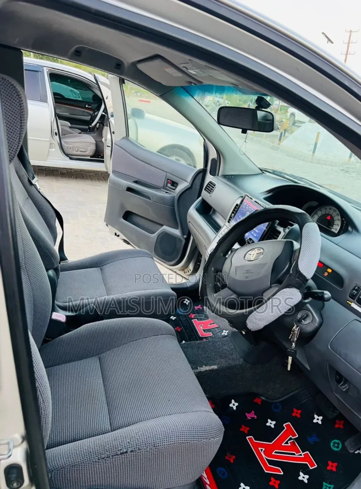Toyota Raum 2003 Silver