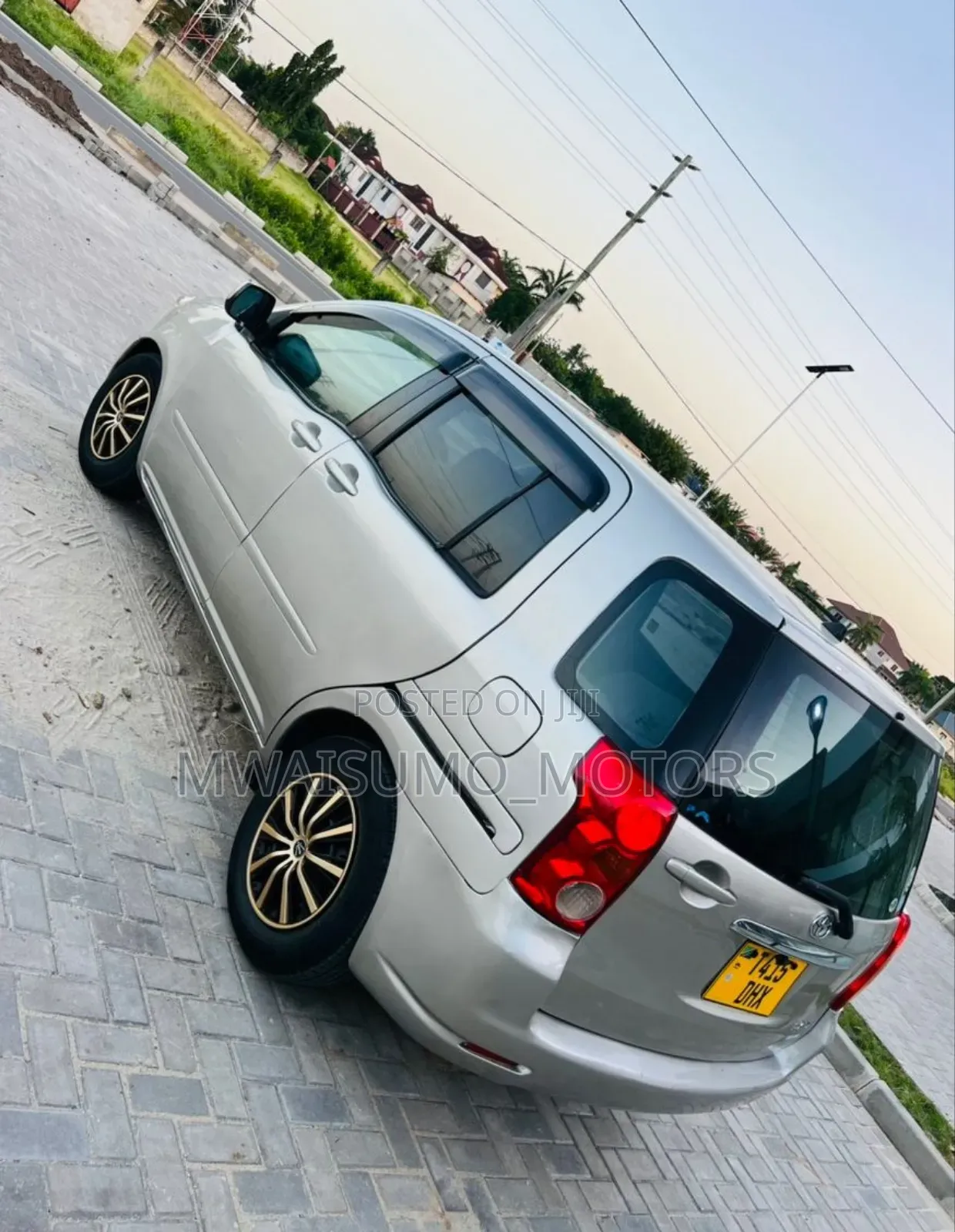 Toyota Raum 2003 Silver
