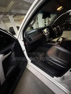 Toyota Land Cruiser Prado 2017 White