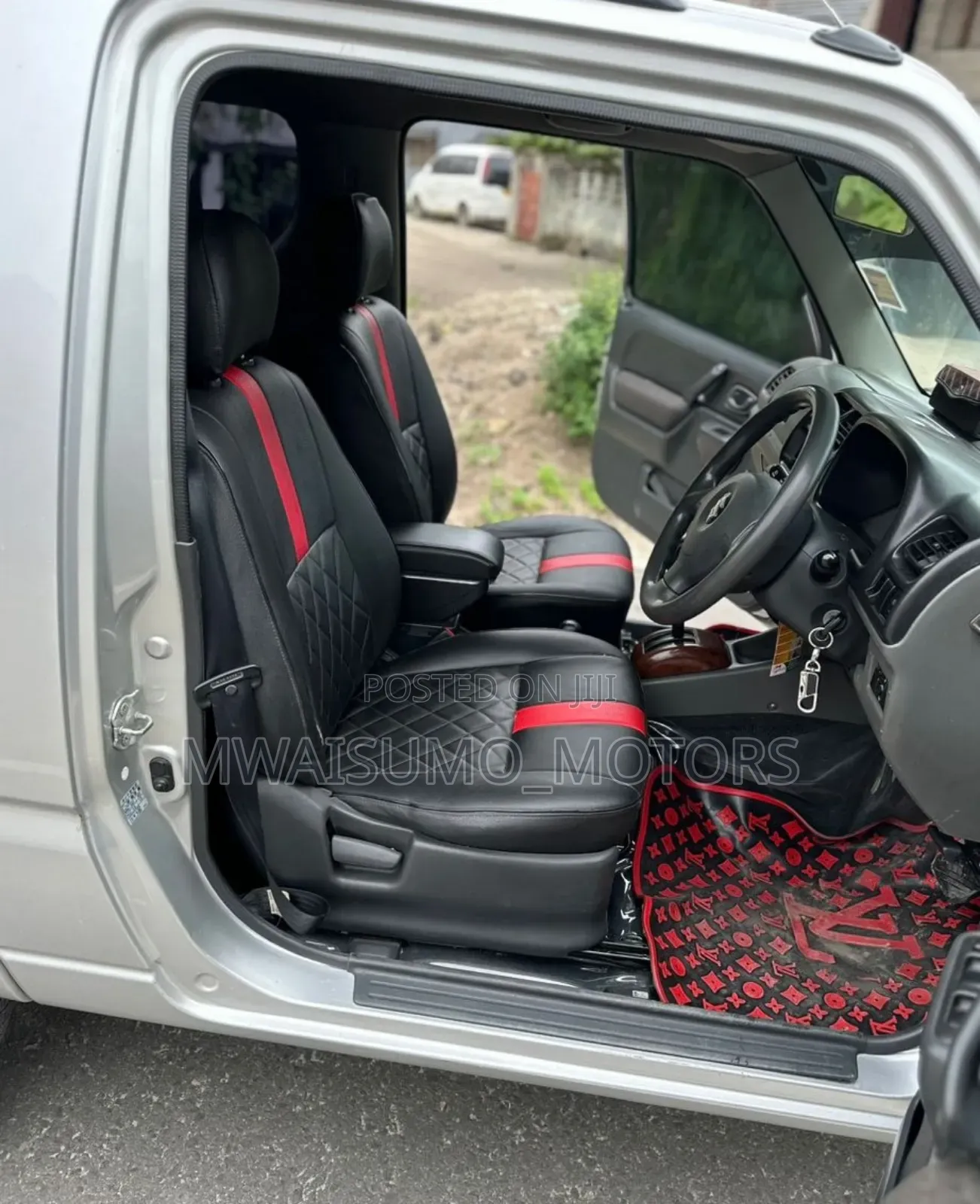 Suzuki Jimny 2000 Silver
