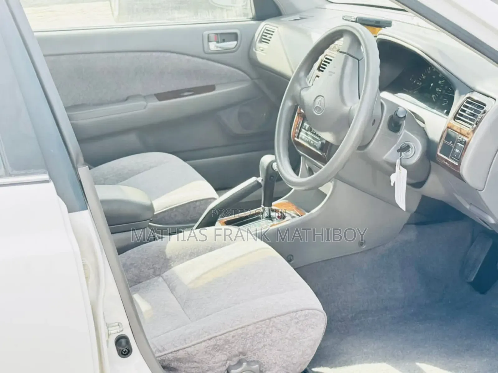 Toyota Corona Premio 2000 White