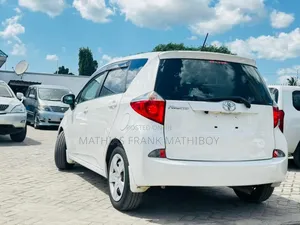 Toyota Ractis 2011 White