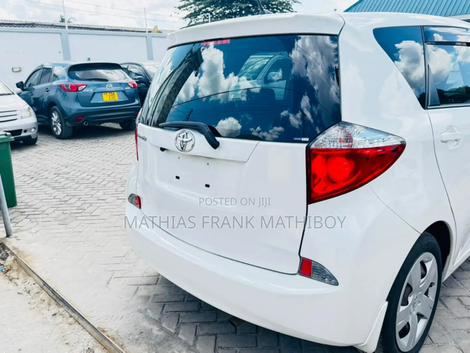 Toyota Ractis 2011 White