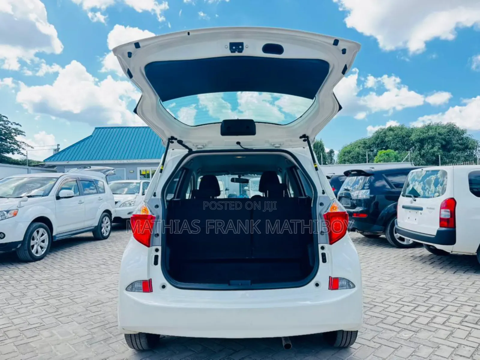 Toyota Ractis 2011 White