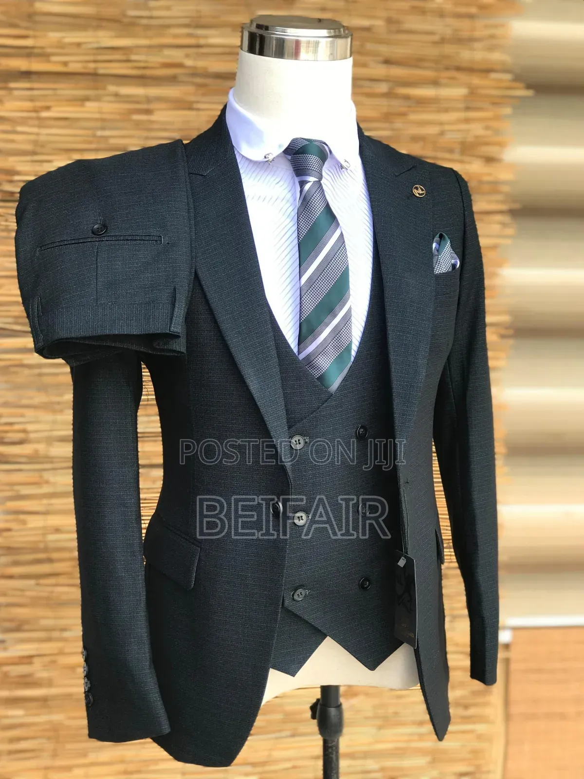 Nyeusi Chengachenga | Black Suits