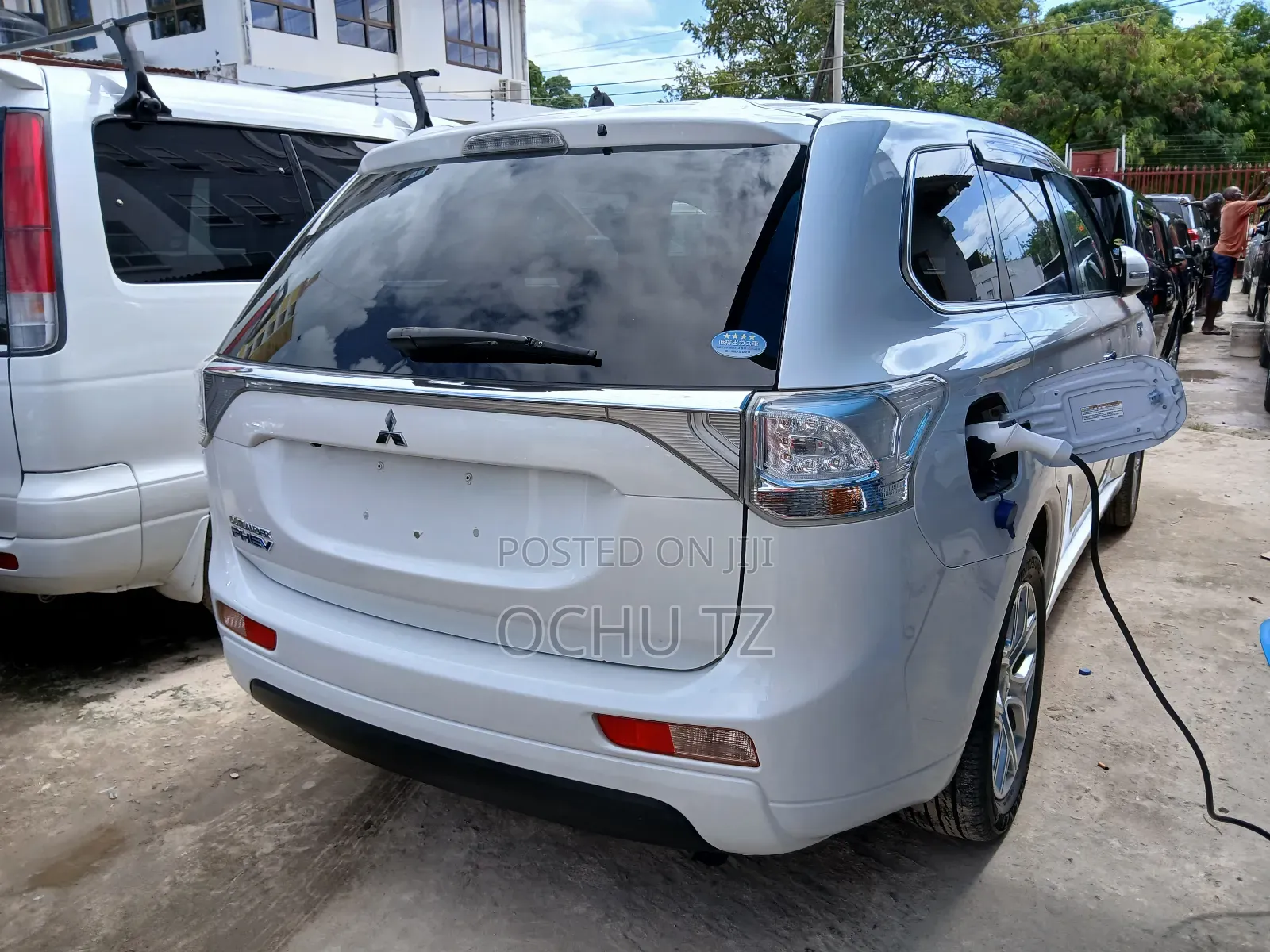 Mitsubishi Outlander PHEV 2018 White