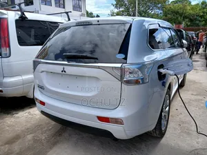 Mitsubishi Outlander PHEV 2018 White