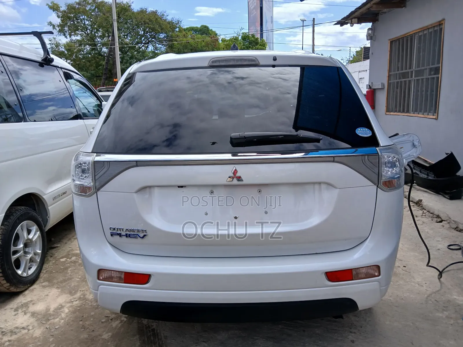 Mitsubishi Outlander PHEV 2018 White