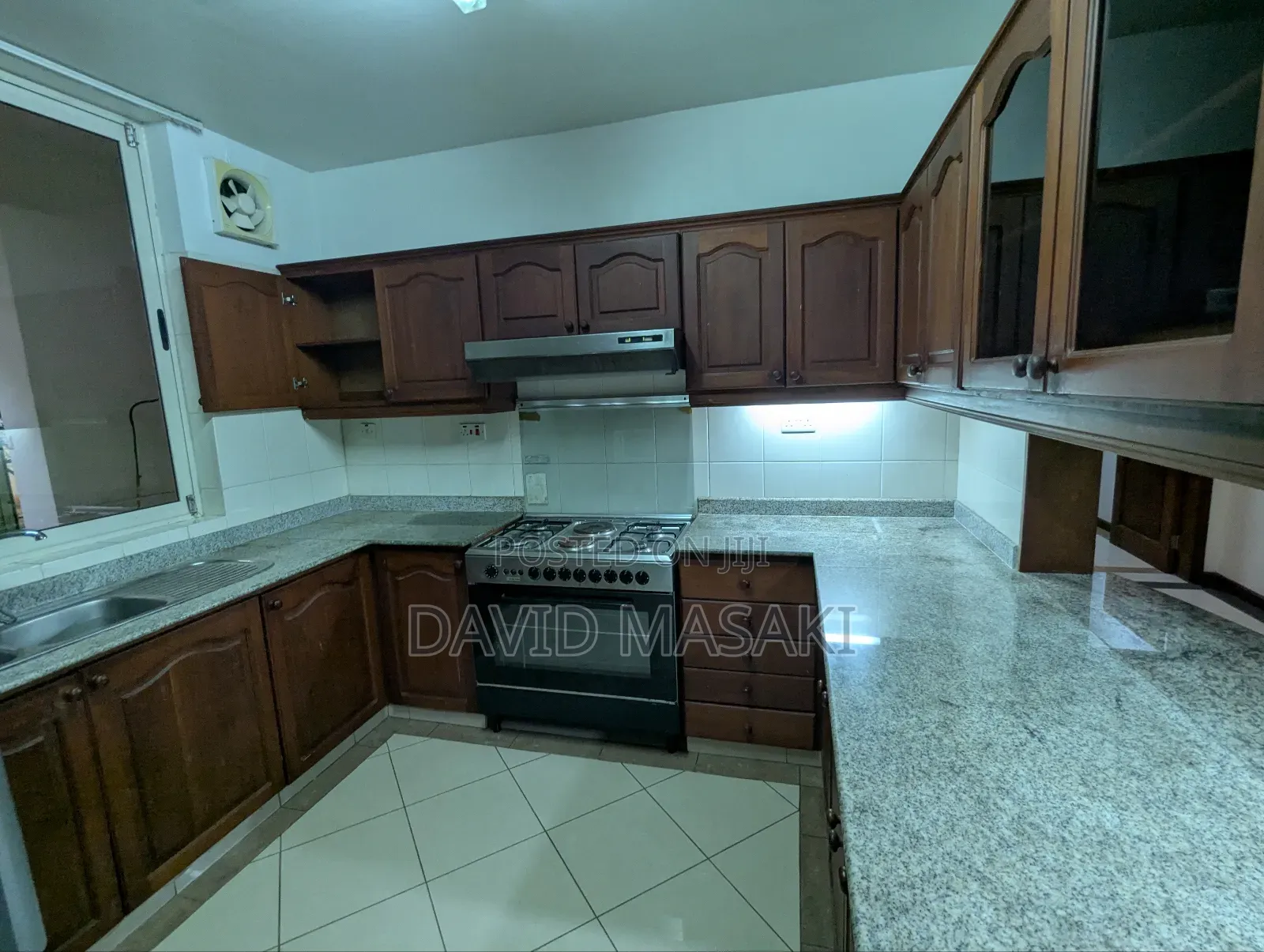 Furnished 3bdrm Apartment in Courtyard, Oyster Bay for rent