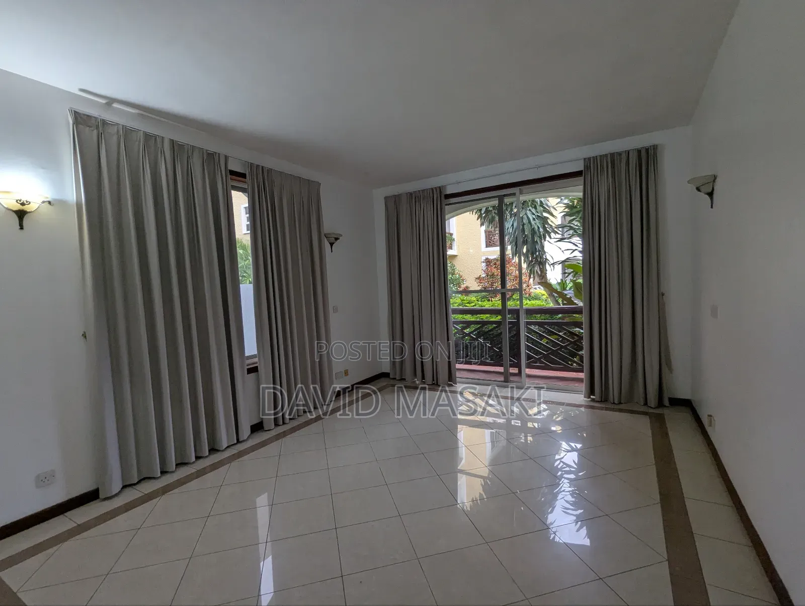 Furnished 3bdrm Apartment in Courtyard, Oyster Bay for rent