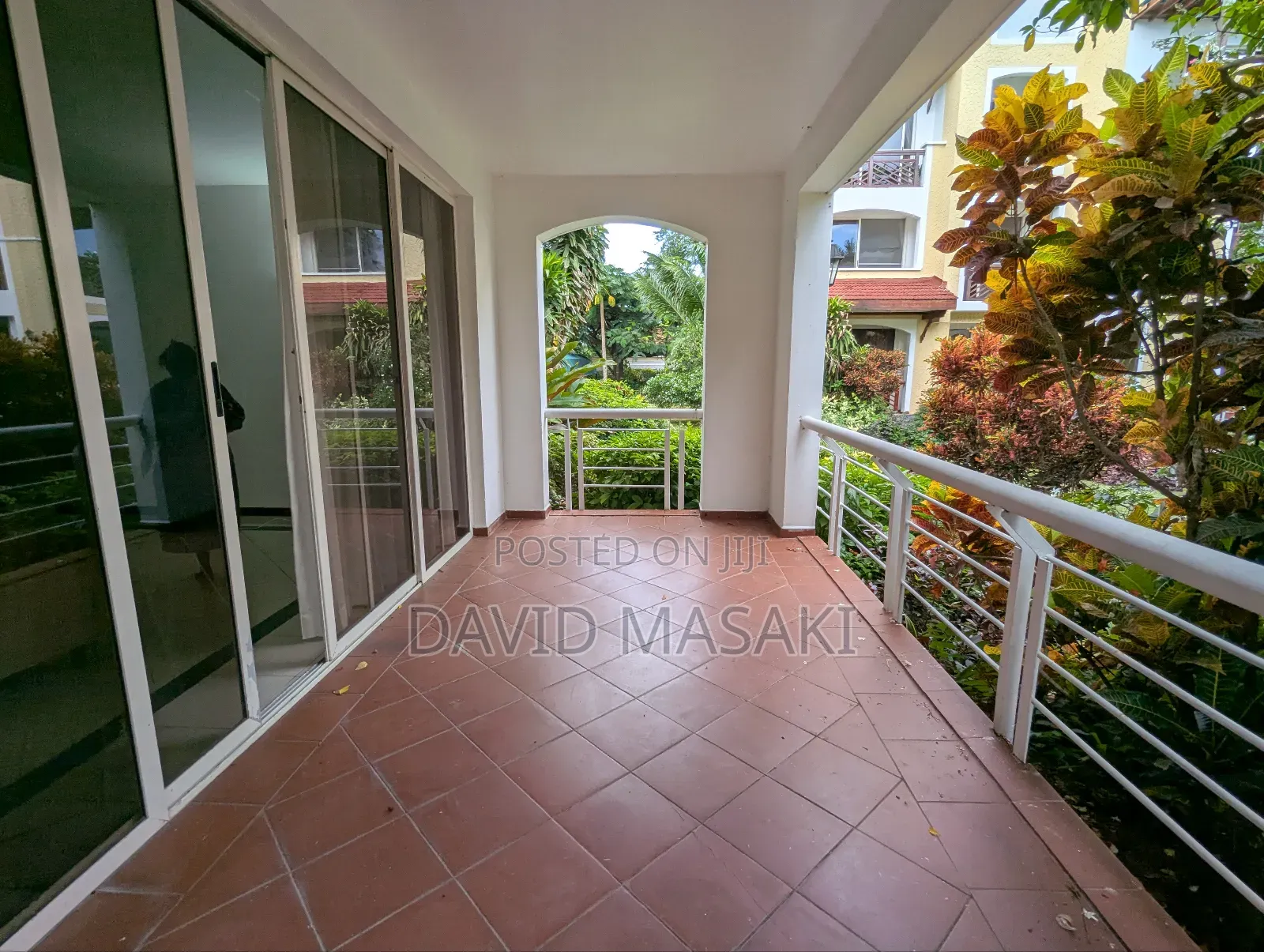 Furnished 3bdrm Apartment in Courtyard, Oyster Bay for rent