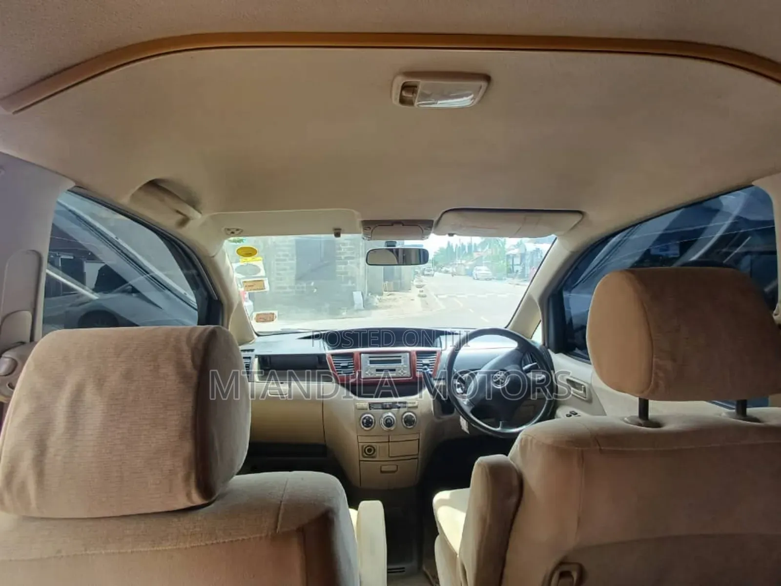 Toyota Noah 2.0 AWD (8 Seater) 2005 Silver