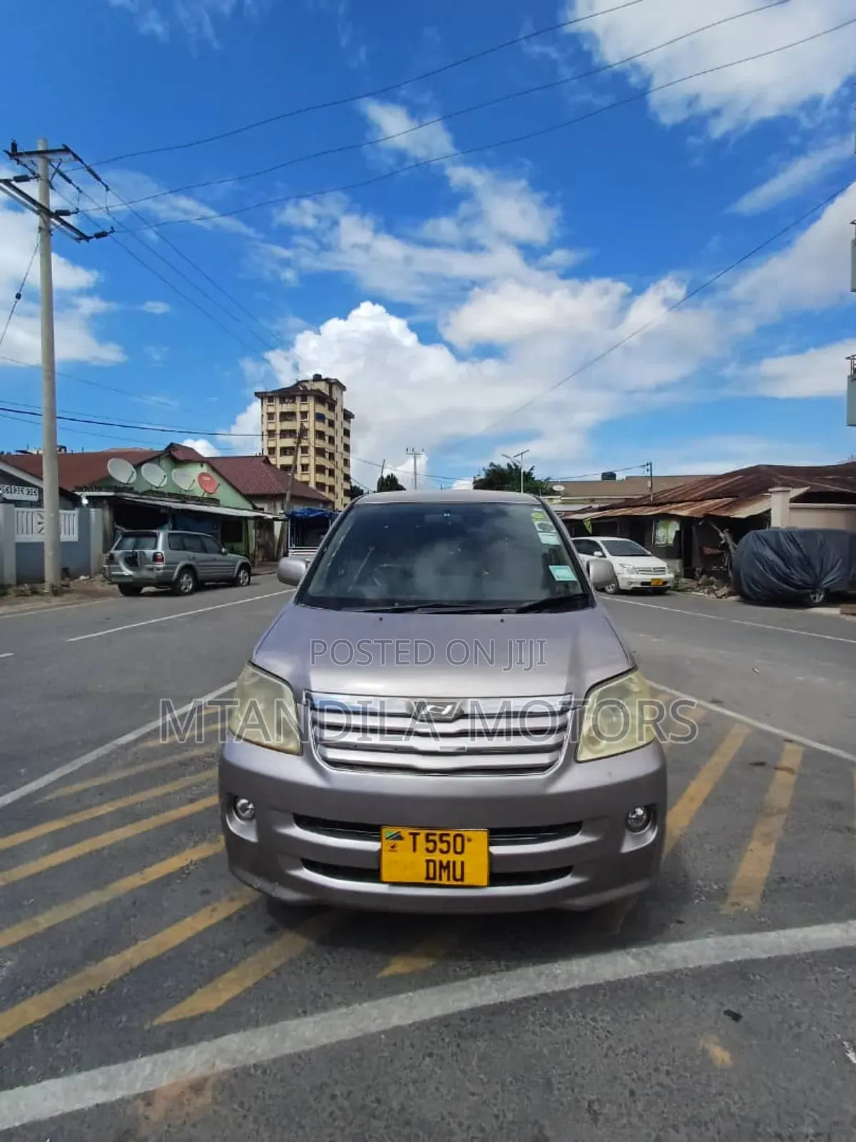 Toyota Noah 2.0 AWD (8 Seater) 2005 Silver