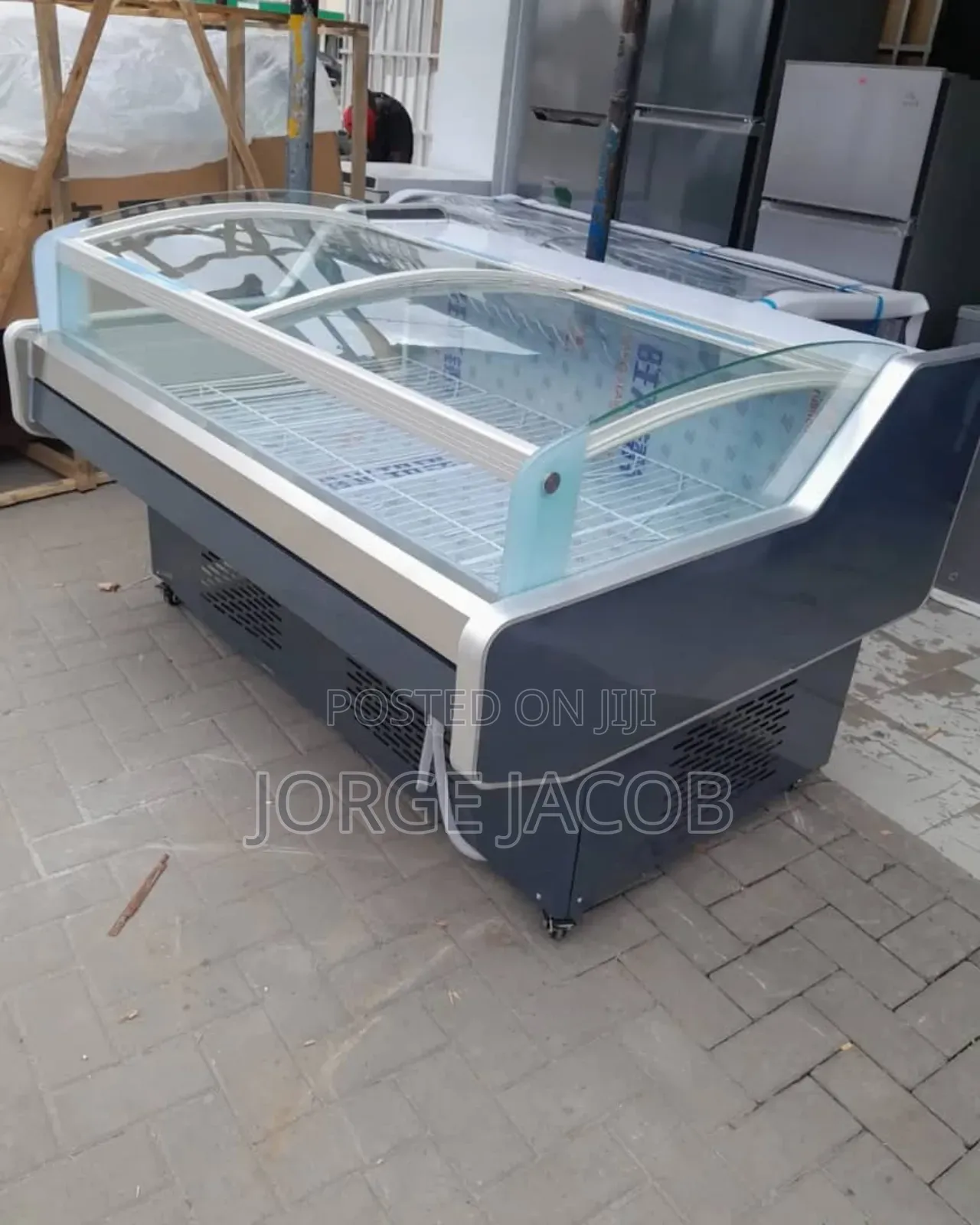 Commercial Display Refrigerator, to Store Food and Drinks