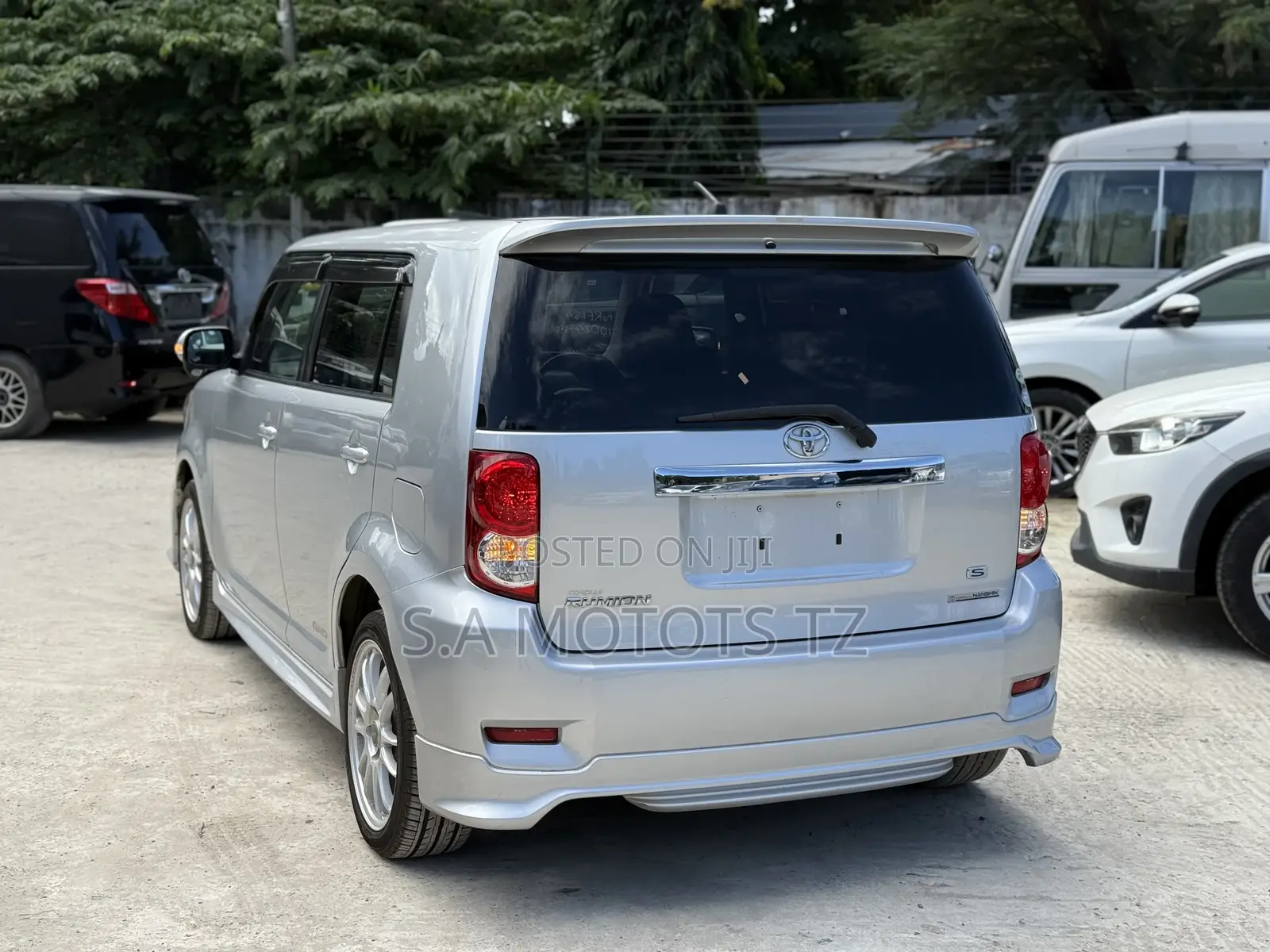 Toyota Corolla Rumion Hatchback 1.8 FWD 2009 Silver