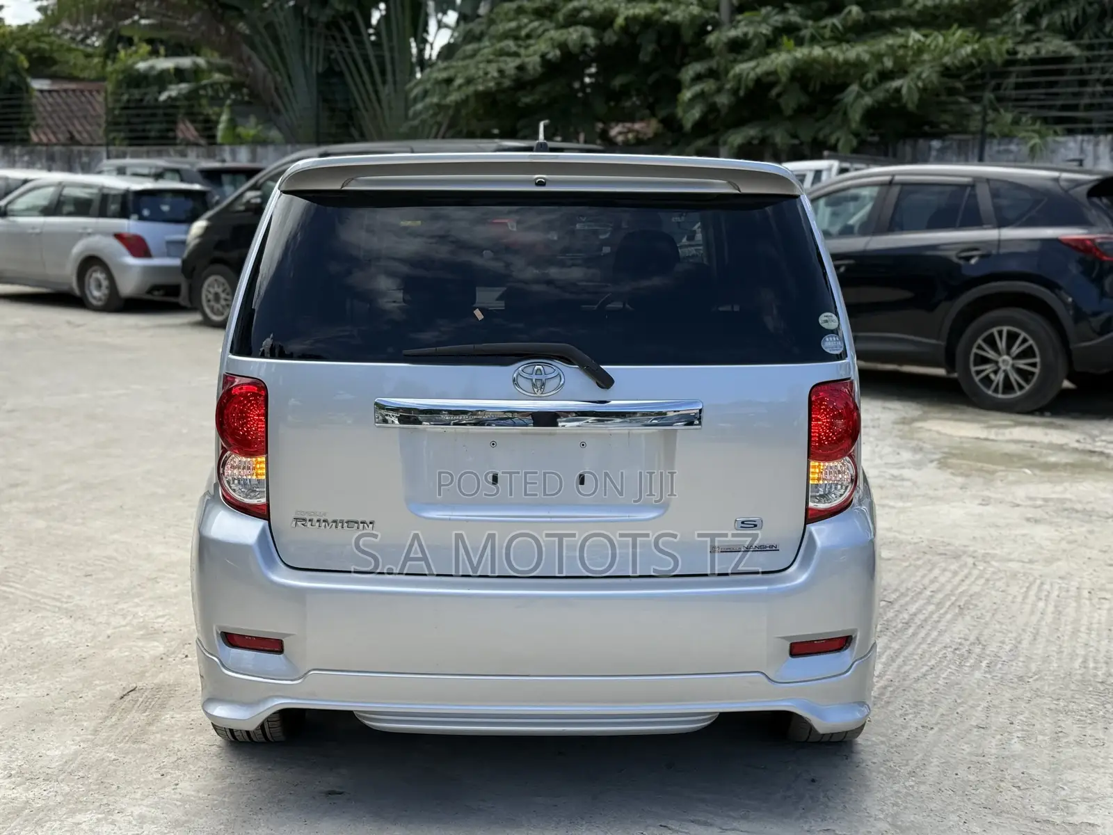 Toyota Corolla Rumion Hatchback 1.8 FWD 2009 Silver