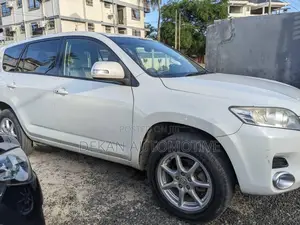 Photo - Toyota Vanguard 2008 White