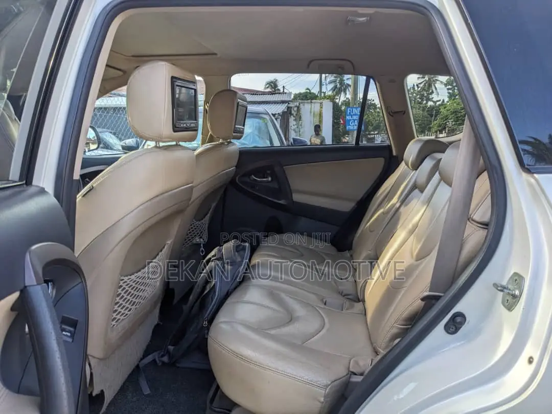 Toyota Vanguard 2008 White
