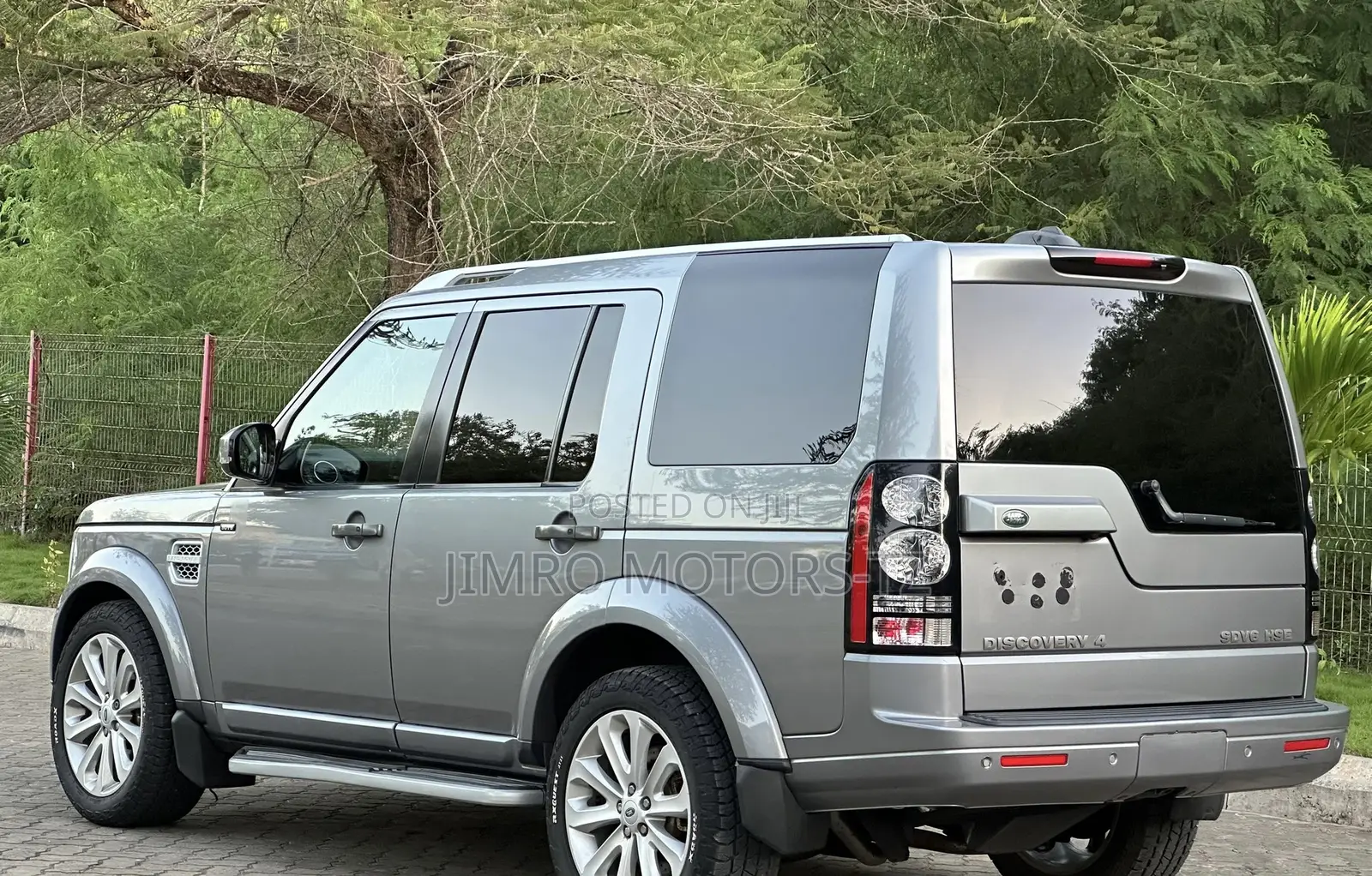 Land Rover Discovery 2013 Gray