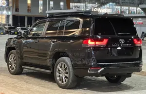 Toyota Land Cruiser 2022 Black