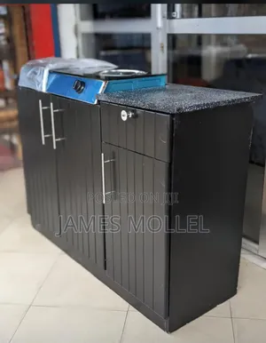 Kitchen Cabinet Milango Mitatu