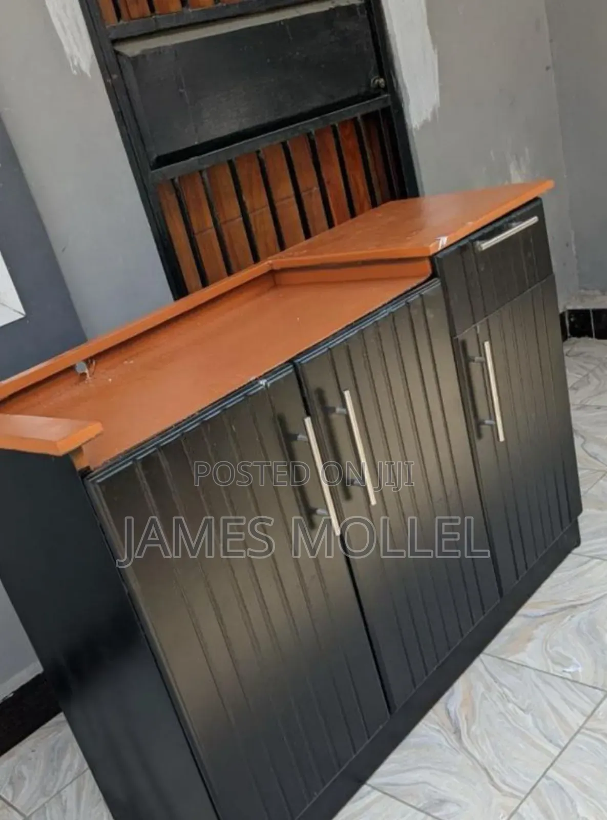 Kitchen Cabinet Milango Mitatu