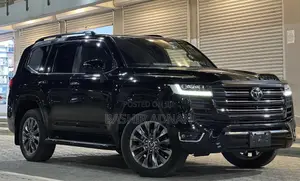 Photo - Toyota Land Cruiser 3.3 DT 2022 Black