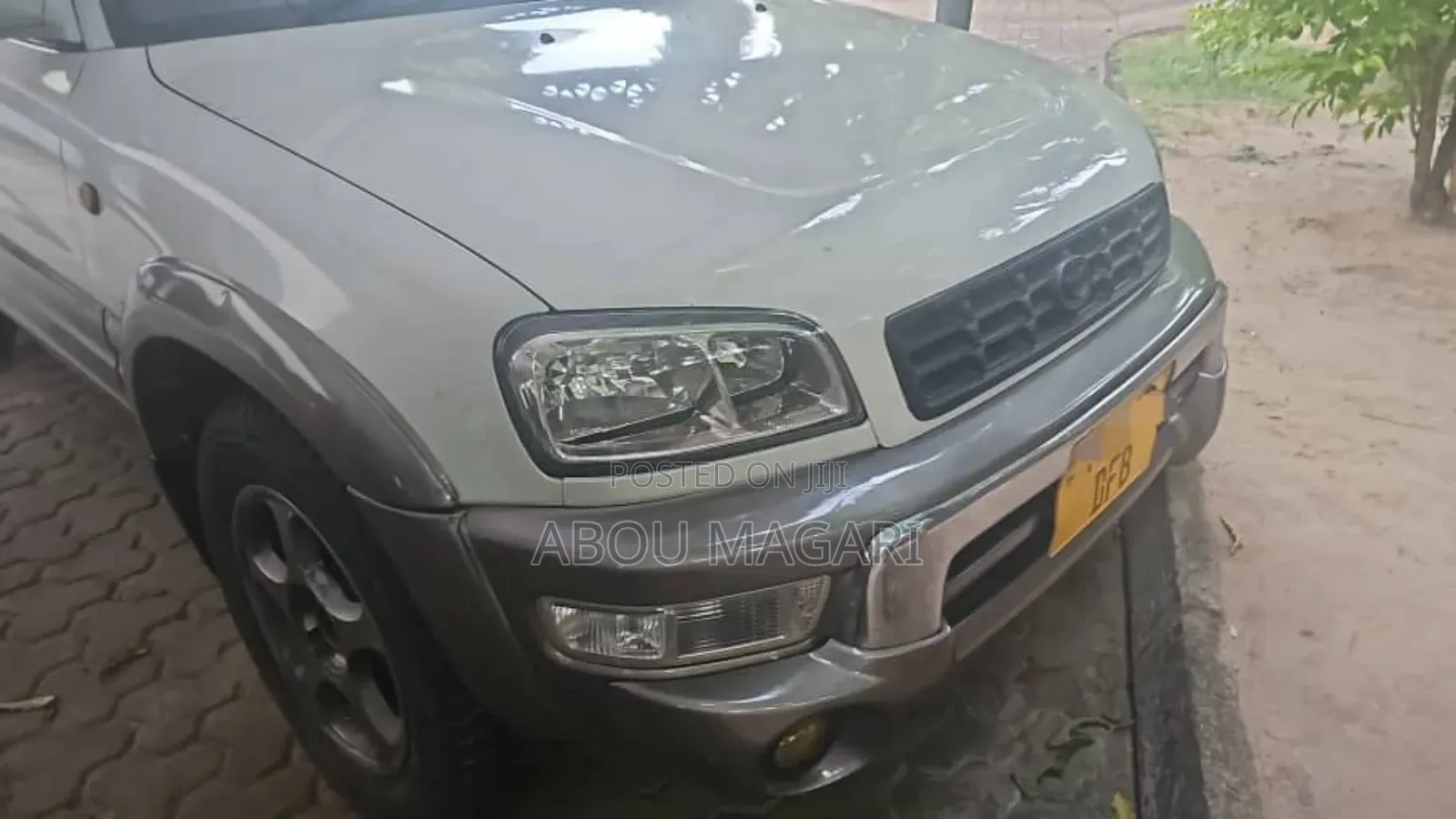 Toyota RAV4 1999 Off white