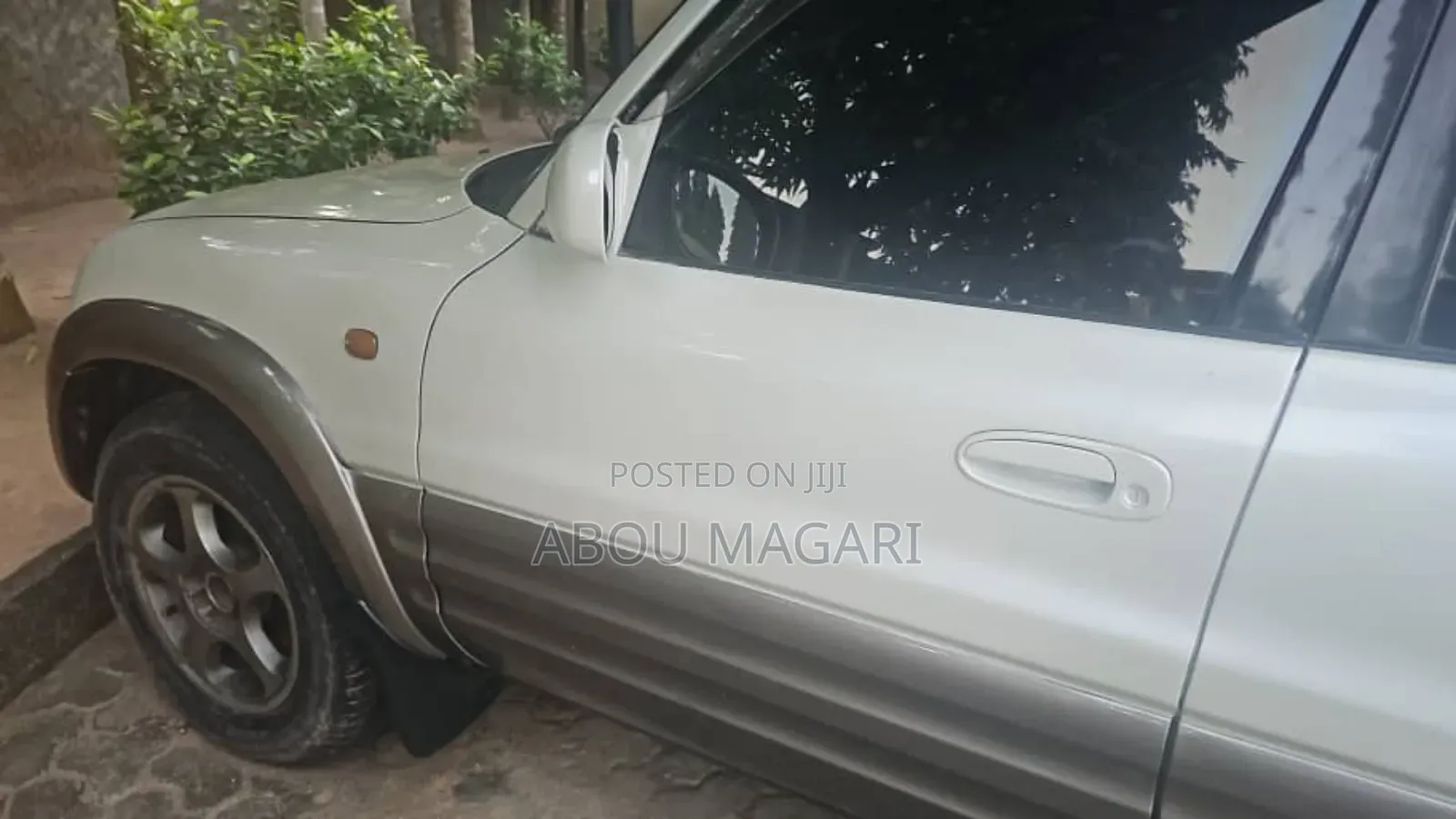 Toyota RAV4 1999 Off white