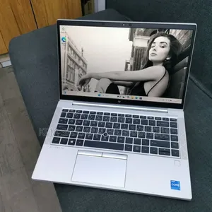 Photo - Laptop Dell Latitude 3189 8GB Intel Core I5 SSD 512GB