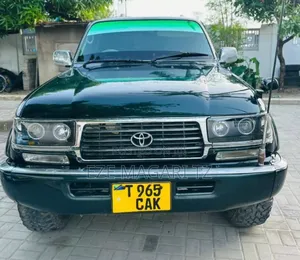 Photo - Toyota Land Cruiser 2000 Green