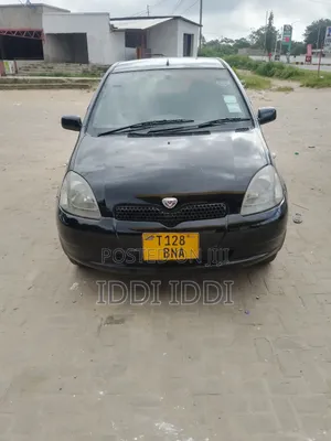 Photo - Toyota Vitz 2002 Black