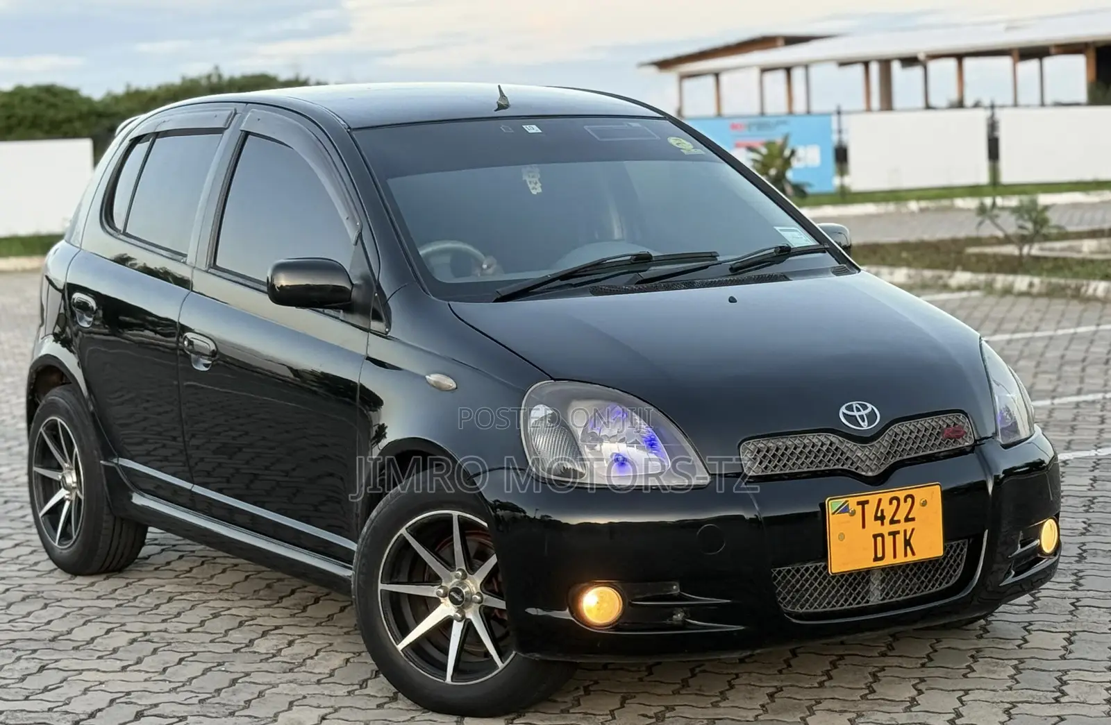Toyota Vitz 2002 Black