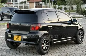 Toyota Vitz 2002 Black
