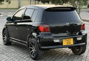 Toyota Vitz 2002 Black