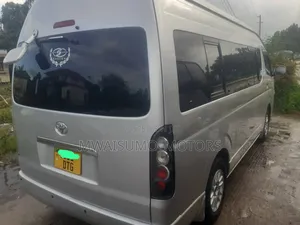 Toyota HiAce 2007 Silver