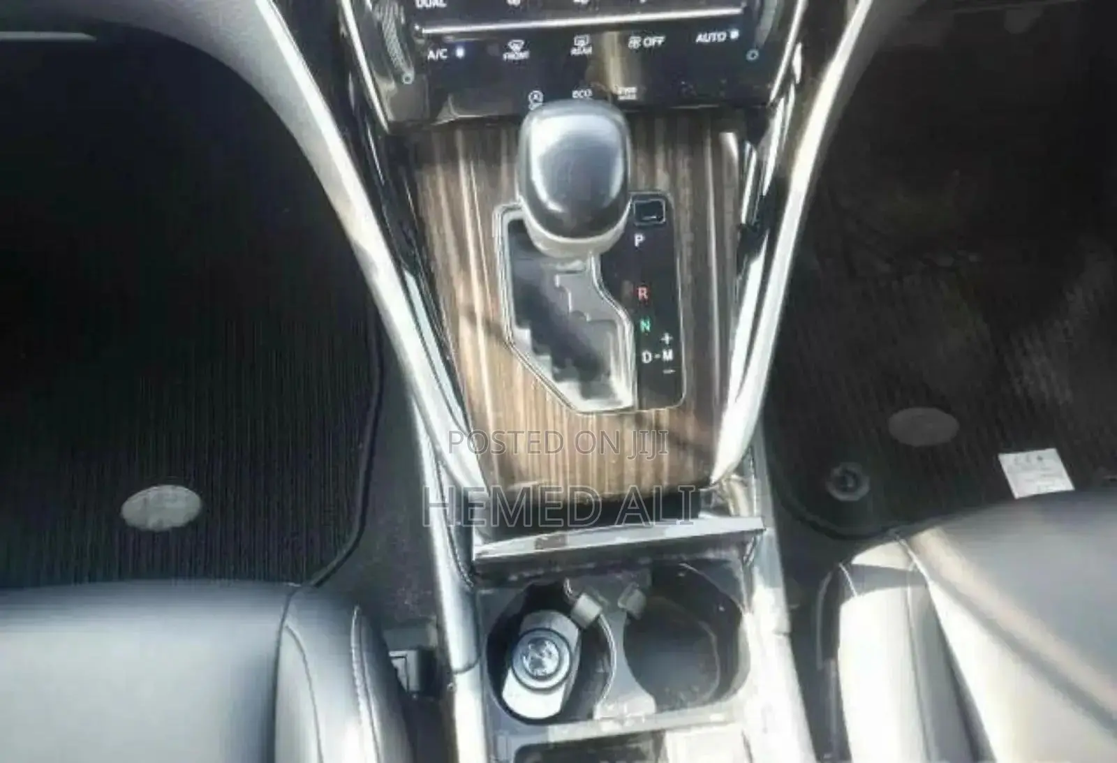 Toyota Harrier 2.0 4WD 2015 Black