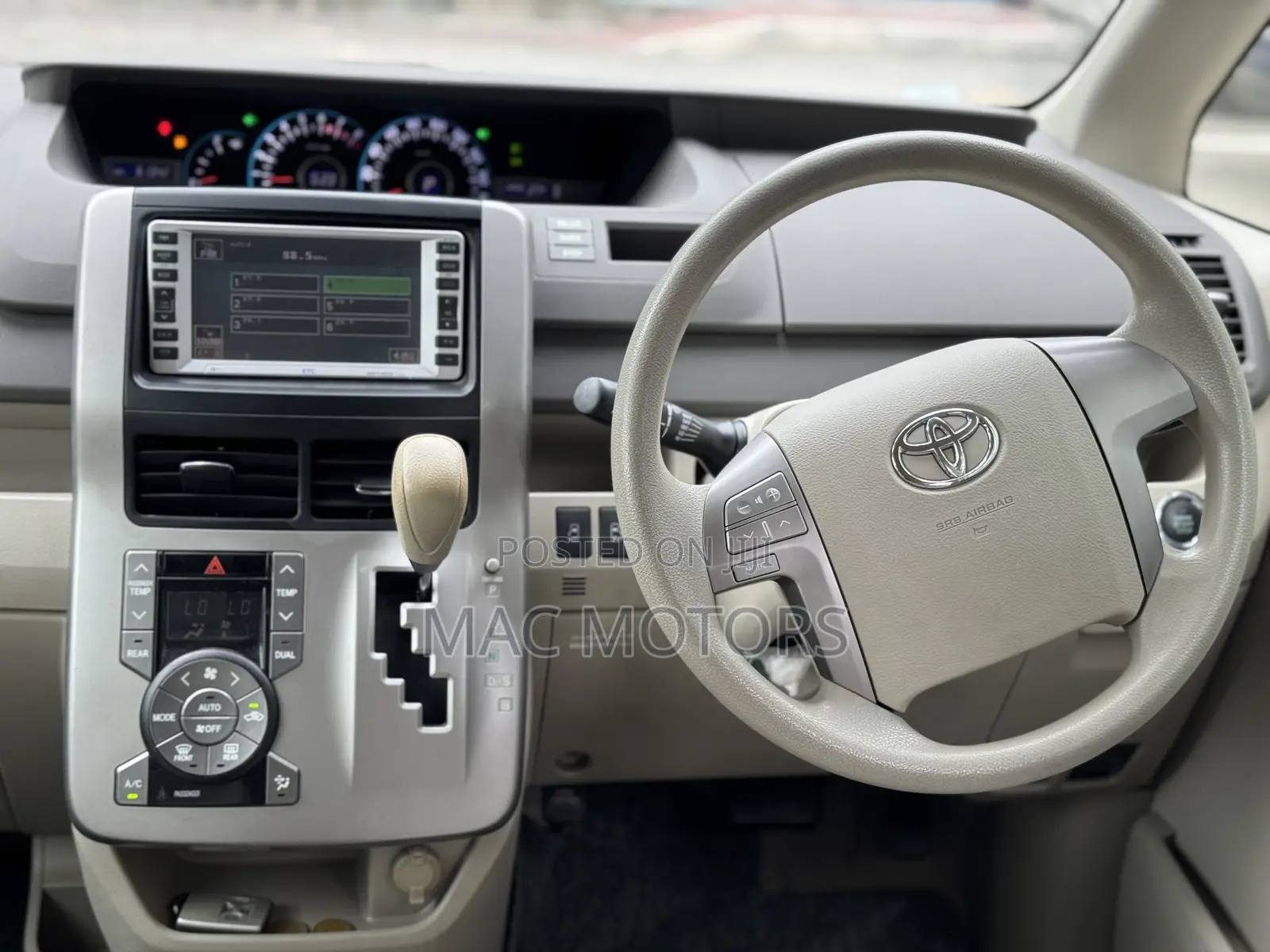 Toyota Noah 2011 White