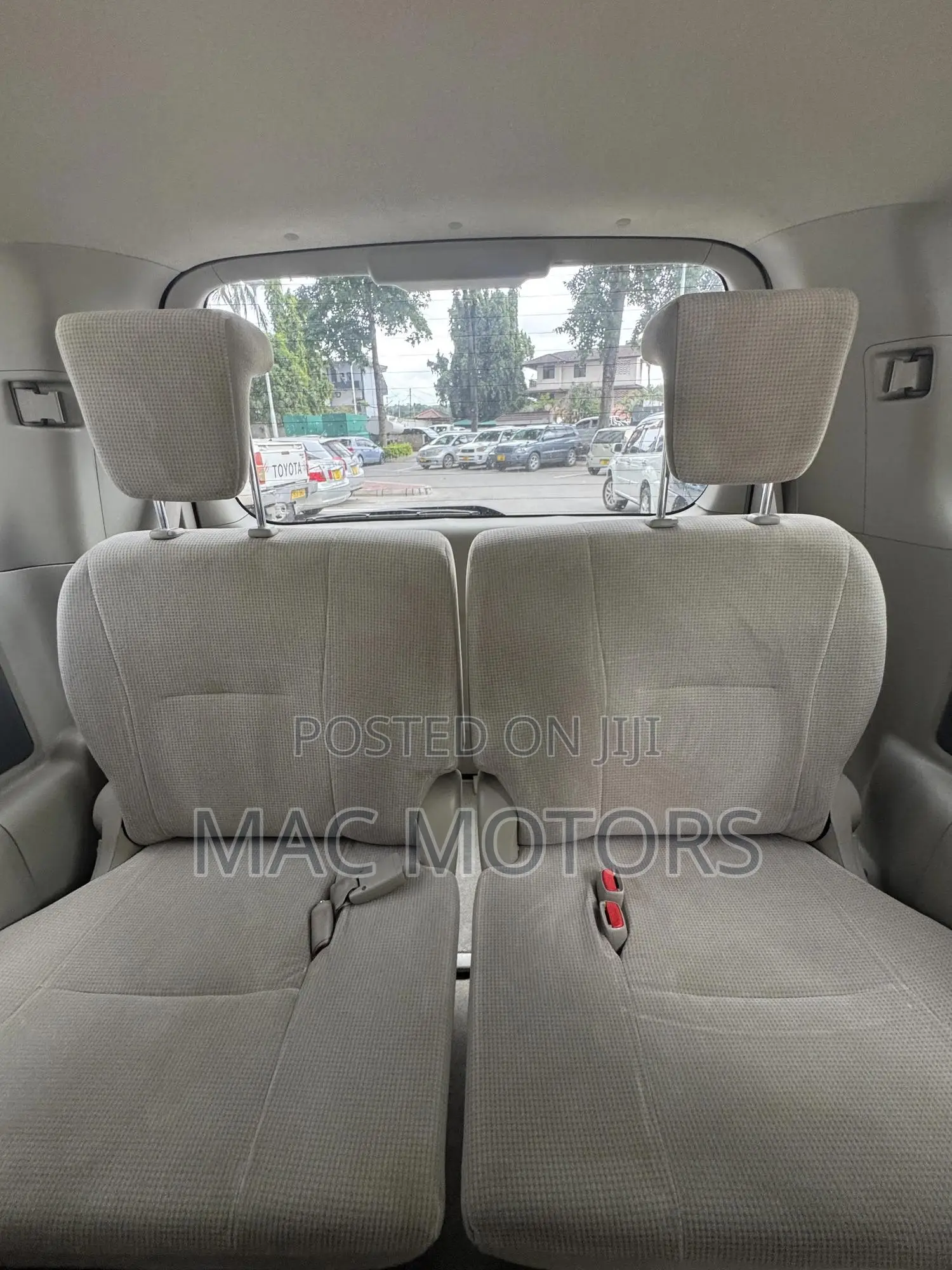 Toyota Noah 2011 White